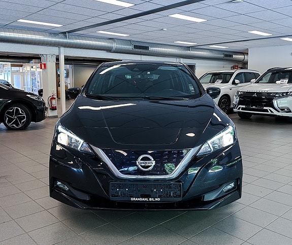 Nissan Leaf 4 of 5