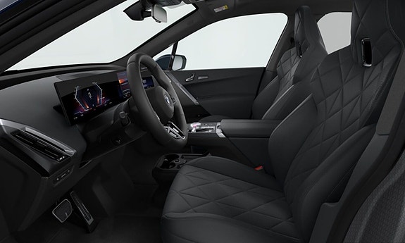 BMW iX 4 of 5