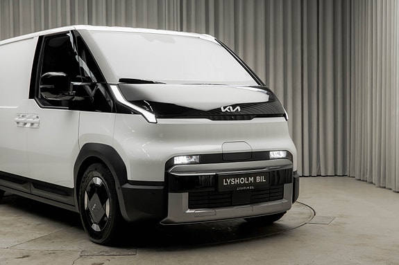 Kia PV5 4 of 29