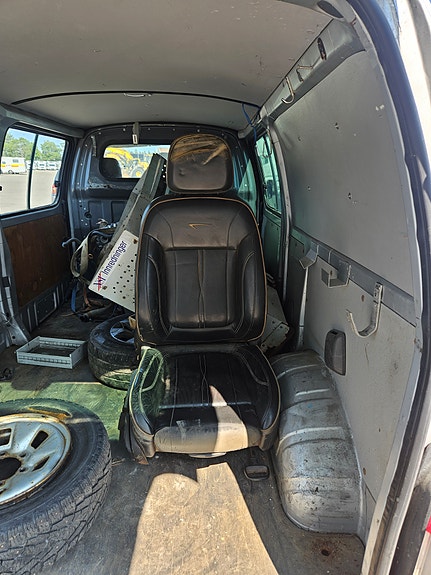 Toyota HiAce 23 of 23