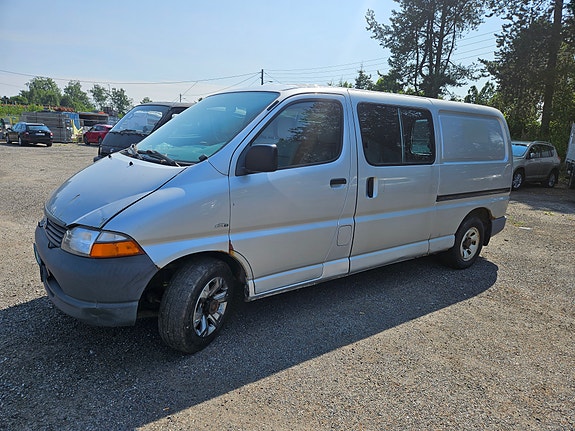 Toyota HiAce 21 of 23
