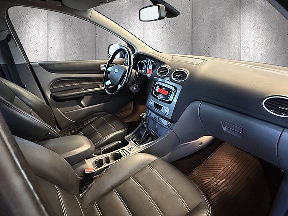 Ford Focus 10 of 15