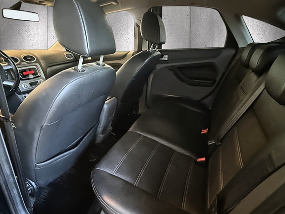Ford Focus 12 of 15