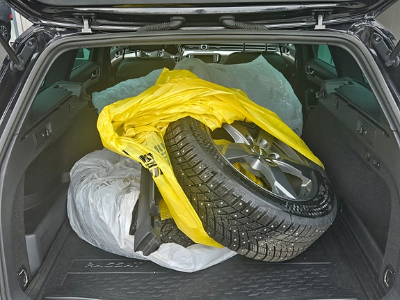Volkswagen Passat 14 of 17