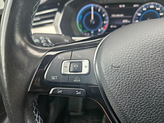 Volkswagen Passat 7 of 17