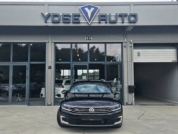 Volkswagen Passat 5 of 17