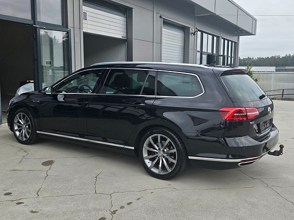 Volkswagen Passat 3 of 17