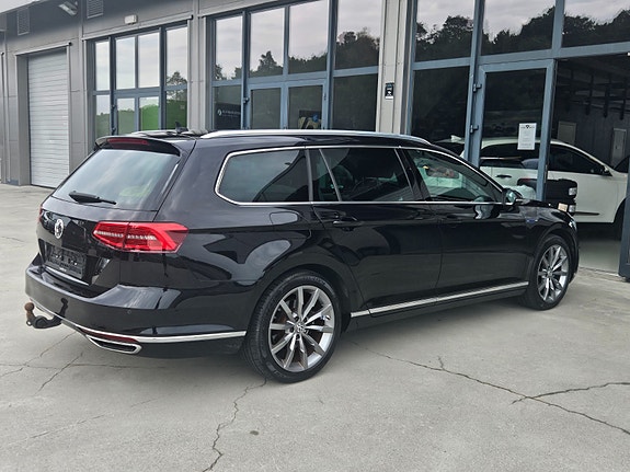 Volkswagen Passat 4 of 17