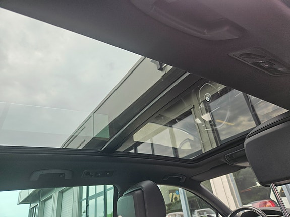 Volkswagen Passat 9 of 17