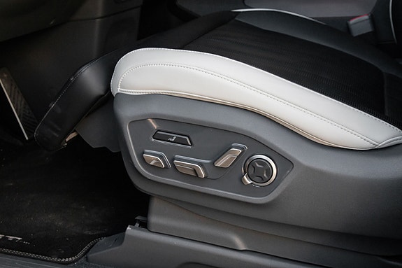 Kia EV9 14 of 30