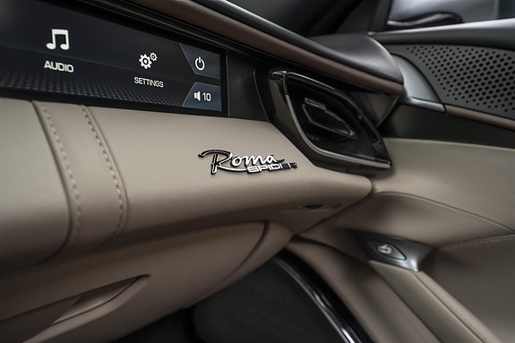 Ferrari Roma Spider 27 of 30