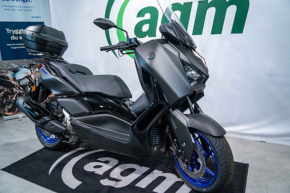 Yamaha XMAX 300 med toppboks og varmeholker for kun 2000 kr! 3 of 5