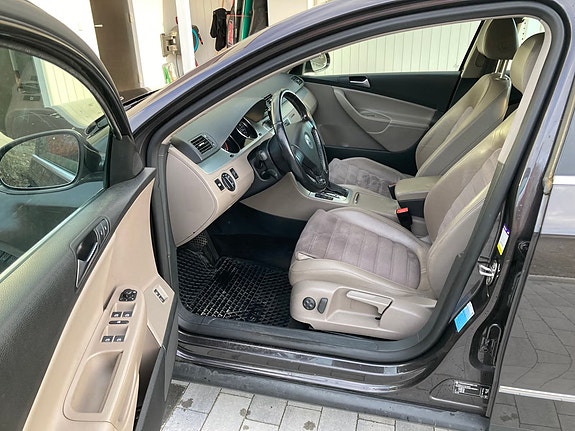Volkswagen Passat 4 of 12