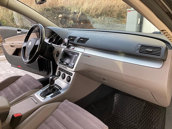 Volkswagen Passat 5 of 12