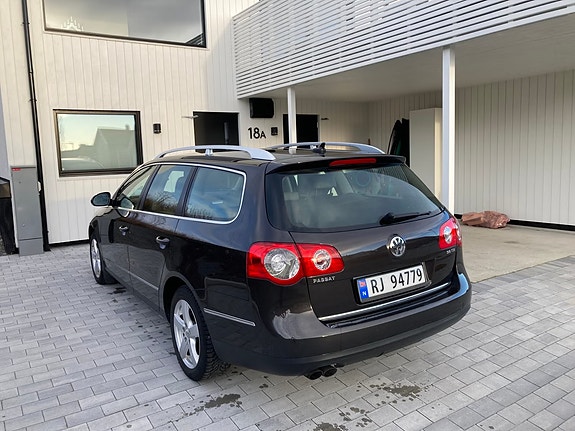 Volkswagen Passat 3 of 12