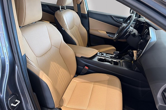 Lexus NX450h 26 of 28