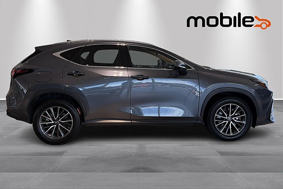 Lexus NX450h 2 of 5