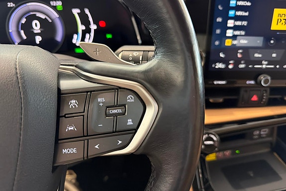 Lexus NX450h 18 of 28