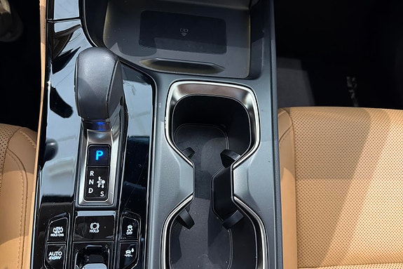 Lexus NX450h 16 of 28
