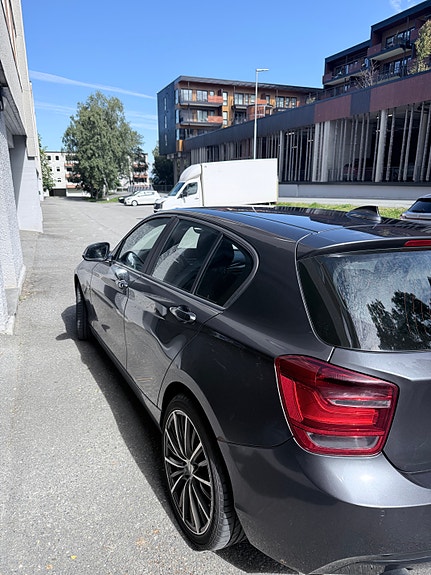 BMW 116d 4 of 5