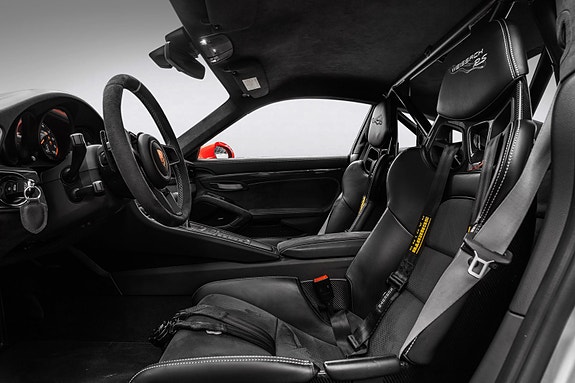 Porsche 911 GT3 RS 28 of 30
