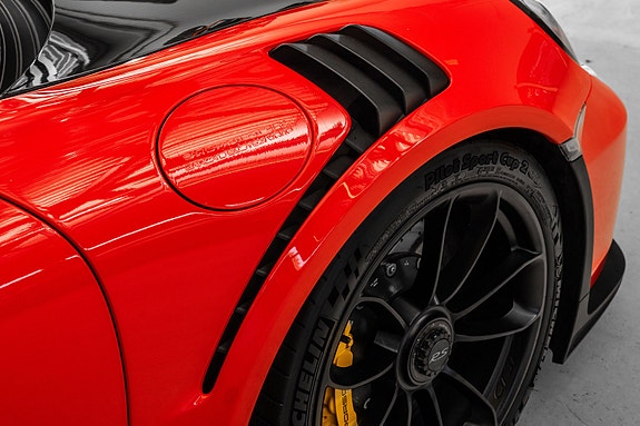 Porsche 911 GT3 RS 18 of 30