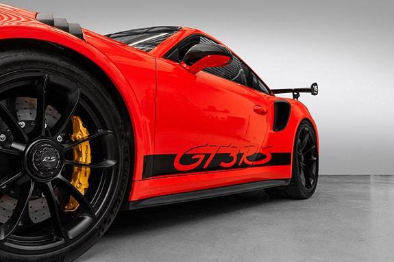 Porsche 911 GT3 RS 19 of 30