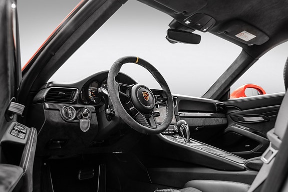 Porsche 911 GT3 RS 27 of 30