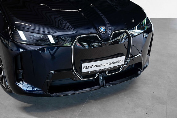 BMW iX 3 of 5
