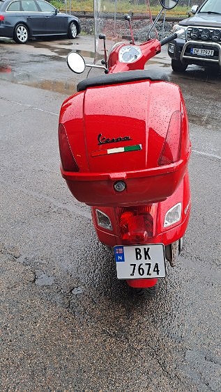 Vespa GTS 300 4 of 4