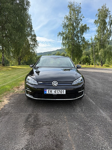 Volkswagen e-Golf VII 4 of 5