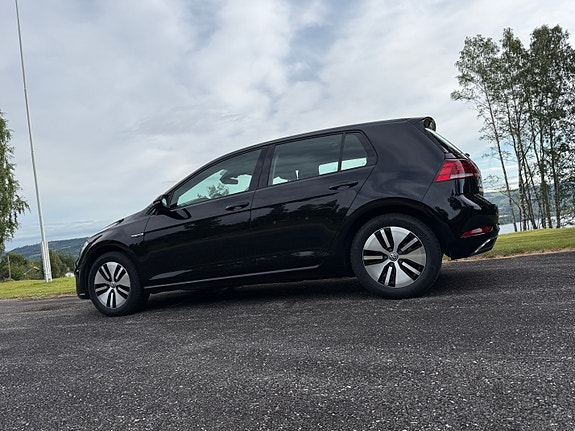 Volkswagen e-Golf VII 5 of 5