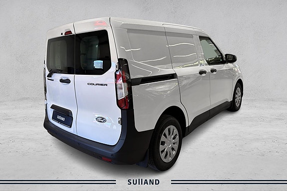 Ford Transit Courier 5 of 5