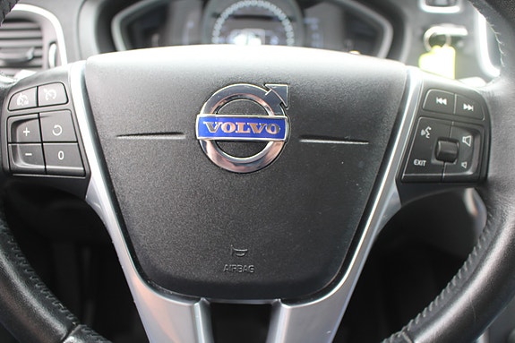 Volvo V40 14 of 20