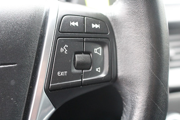 Volvo V40 13 of 20