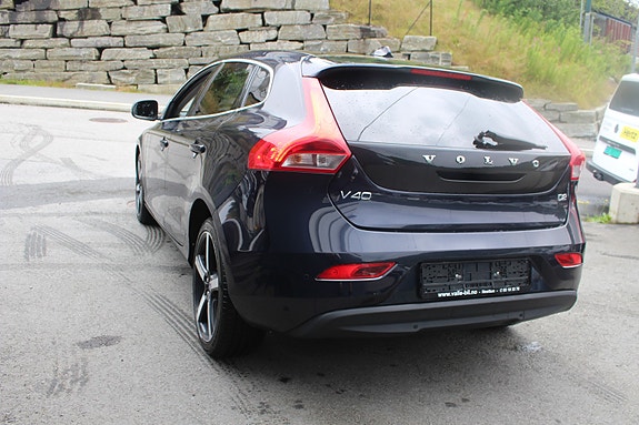 Volvo V40 3 of 20