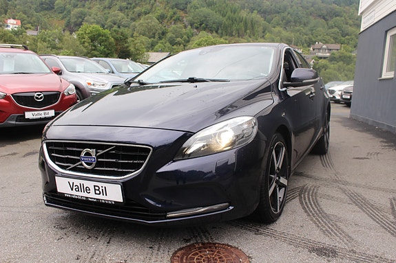 Volvo V40 2 of 20