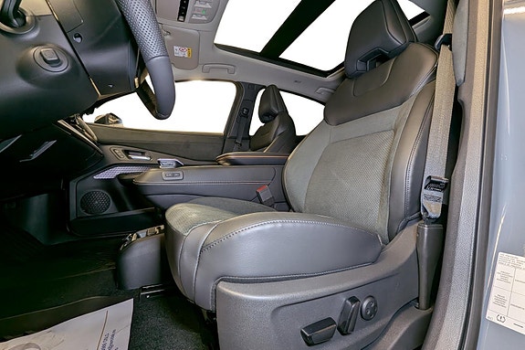 Nissan Ariya 8 of 30