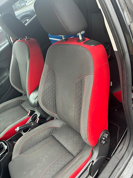 Ford Fiesta 4 of 6