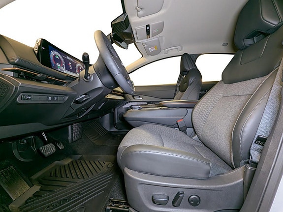 Nissan Ariya 9 of 27