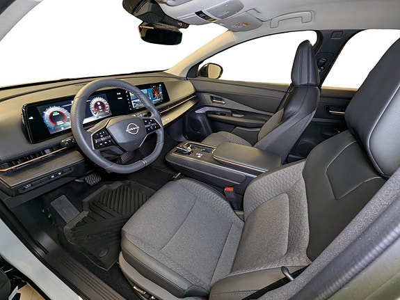 Nissan Ariya 8 of 27
