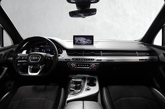 Audi Q7 25 of 30
