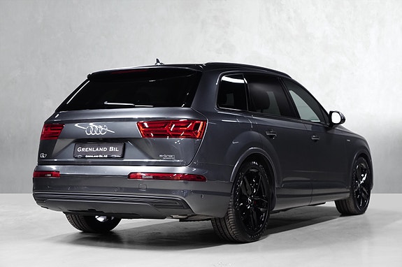 Audi Q7 12 of 30