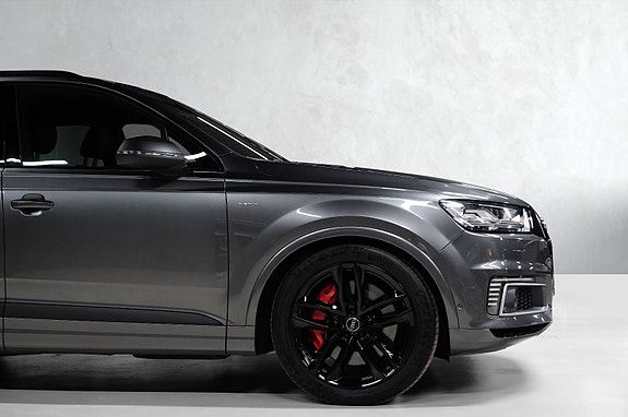 Audi Q7 4 of 5