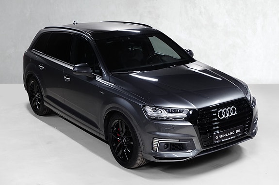 Audi Q7 2 of 5