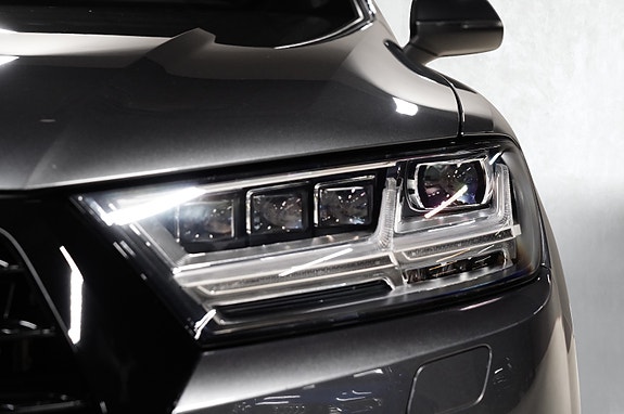 Audi Q7 6 of 30