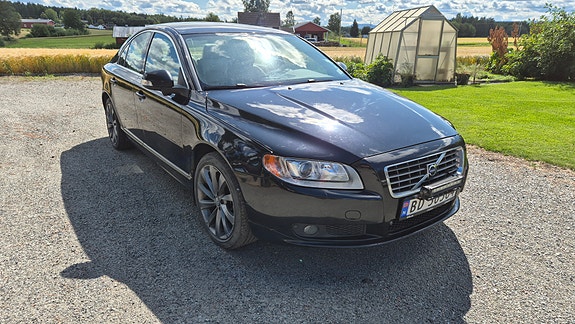 Volvo S80 2 of 26