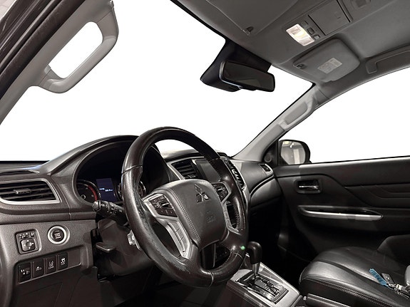 Mitsubishi L200 6 of 23