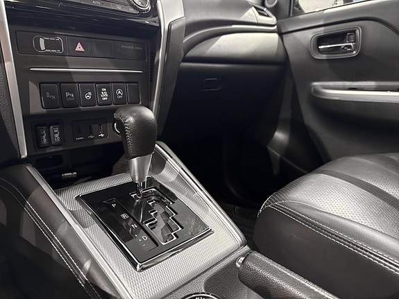 Mitsubishi L200 15 of 23