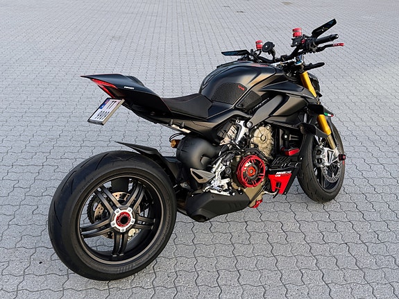 Ducati Streetfighter V4 SP2 4 of 12